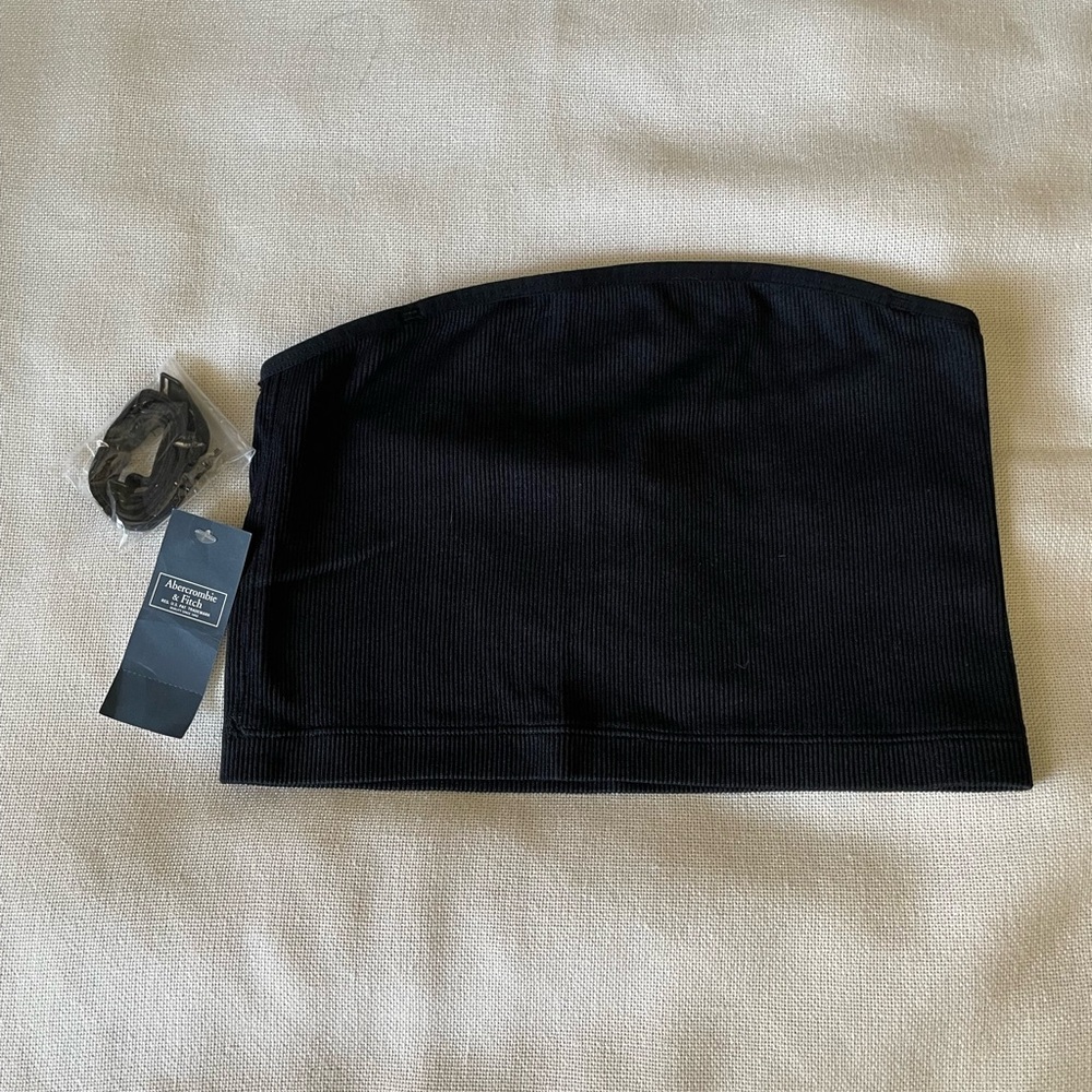 NWT Abercrombie & Fitch Black Ribbed tube Top with detachable straps
